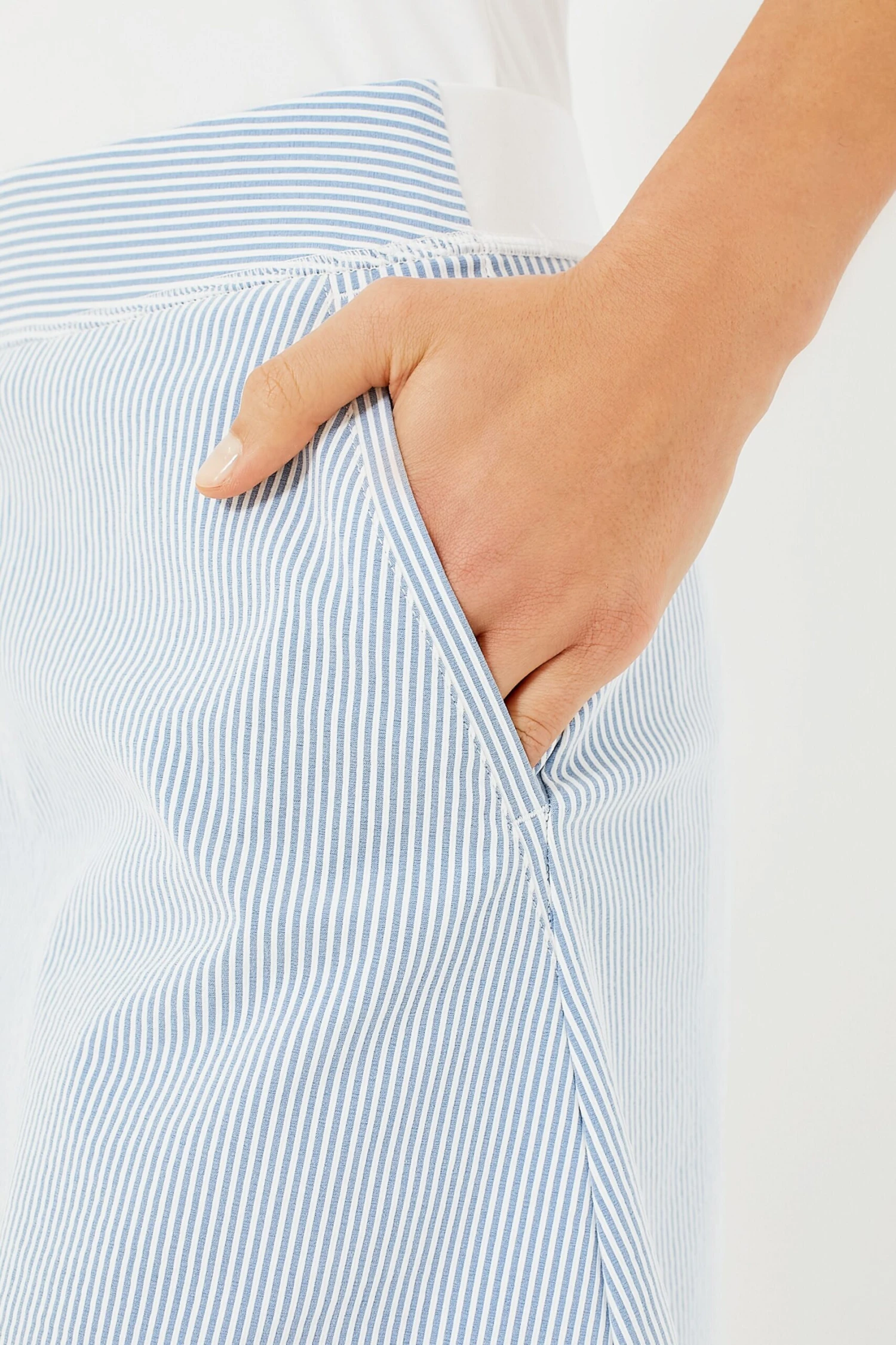 Blue Seersucker 16 Inch Winefred Golf Skirt - Image 6